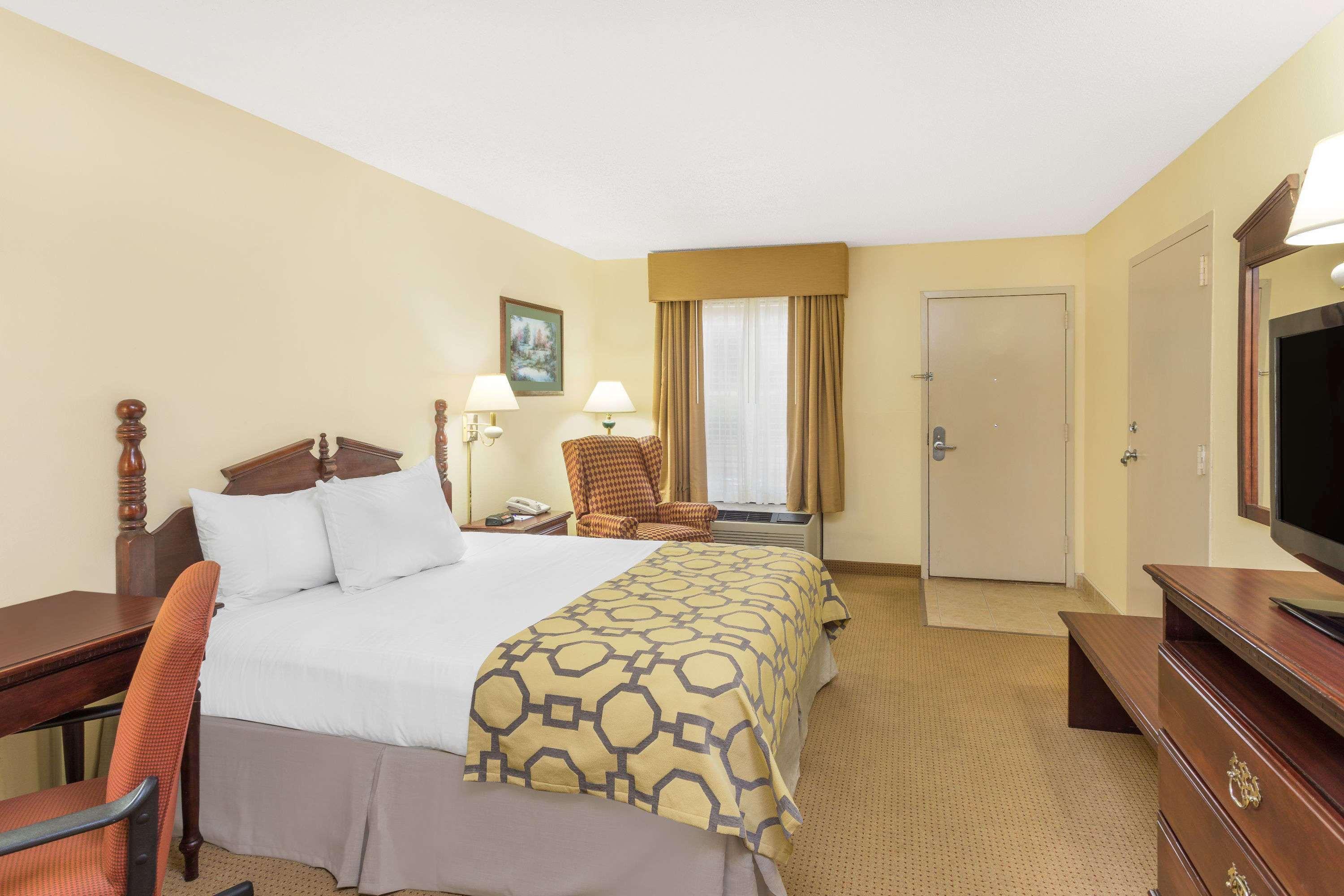 Baymont By Wyndham Griffin Hotel Exterior foto